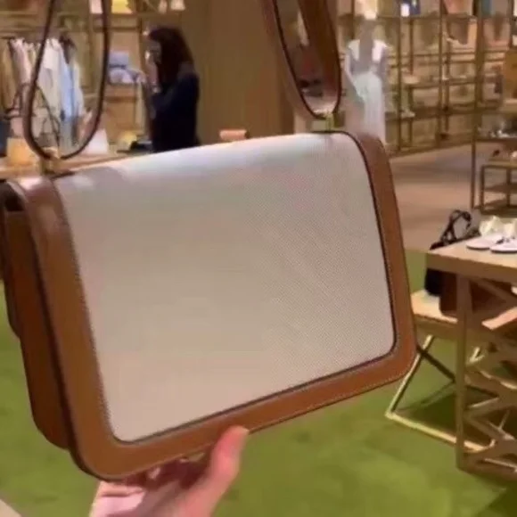 Tory Burch Eleanor Large Tan and Cream Shoulder Bag with Gold Accent - Picture 2 of 4